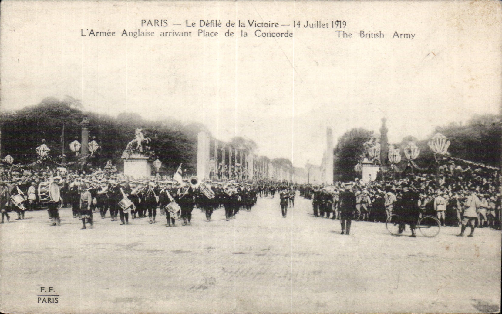 CPA Militaria Paris Ravelled of the Victoire English July 14th 1919 armed arriving Place with the Harmony
