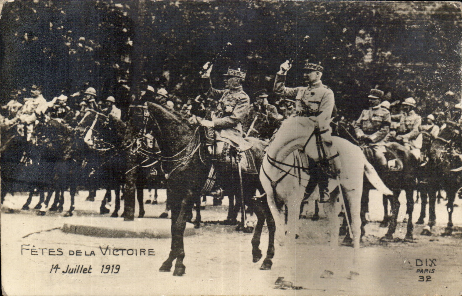 CPA Militaria Paris Festivals of the Victoire July 14th 1919 Foch Marshals and Joffre