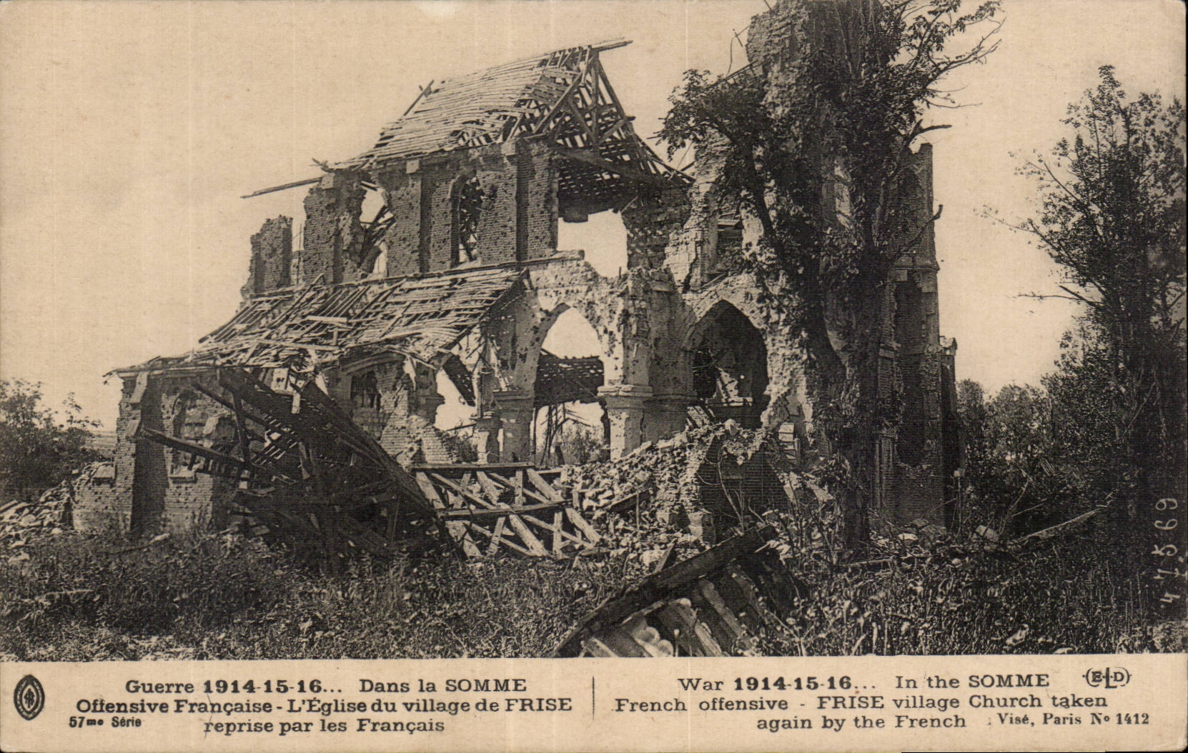 CPA Militaria Senlis In the French Offensive Sum church of the village of Plank