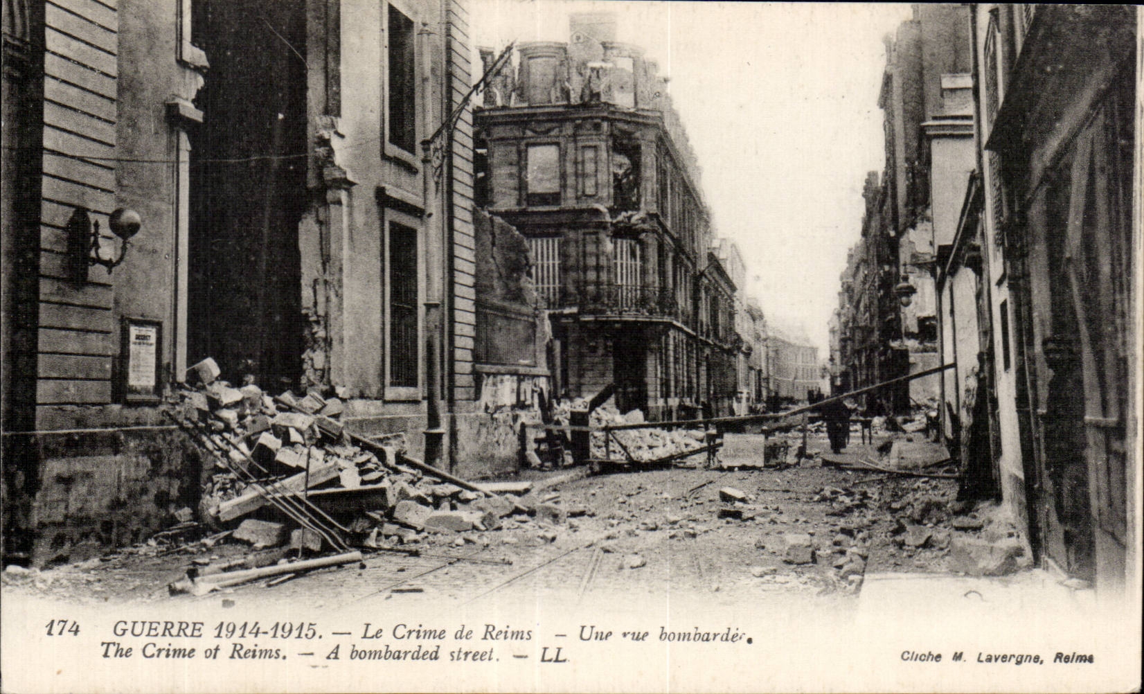 CPA Militaria Reims the crime a street bombardee