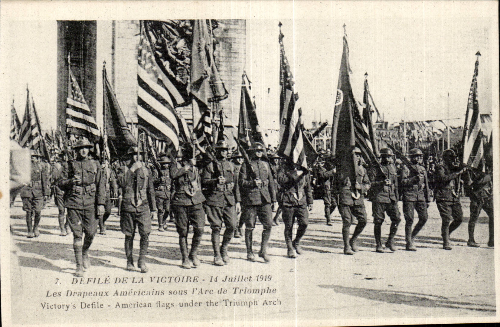 CPA Militaria Ravelled of the victory Paris July 14th 1919 Arc de Triomphe American flags