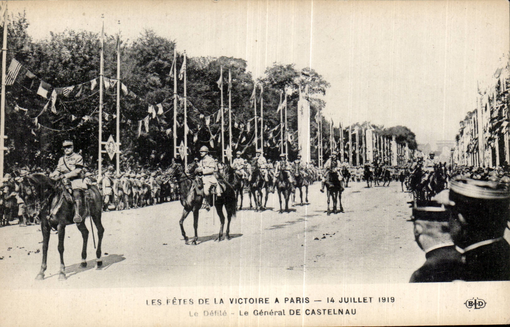 CPA Militaria July 14th 1919 the procession the general one of Castelnau