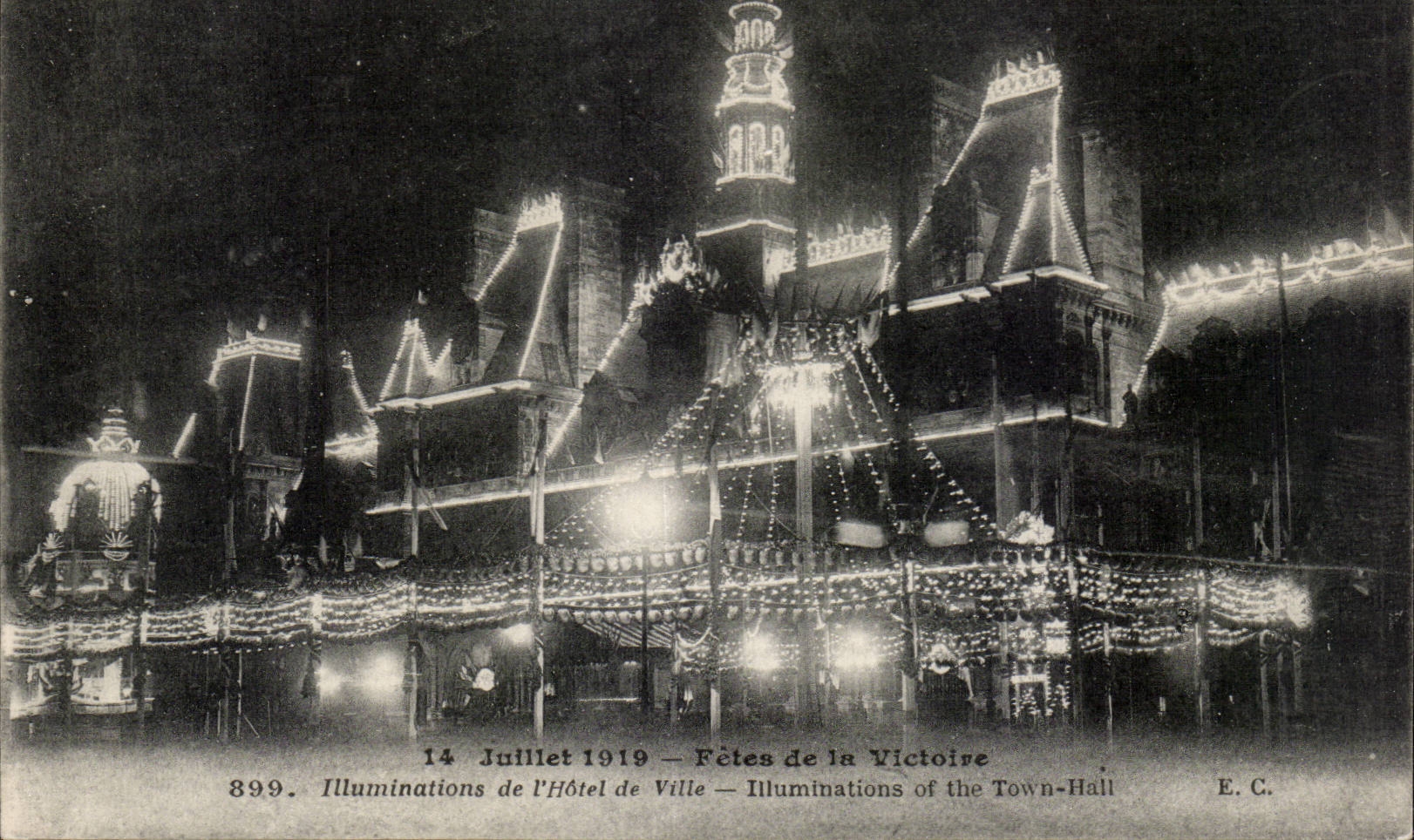 CPA Militaria Paris July 14th 1919 Festivals of the Victoire Illuminations of town hall