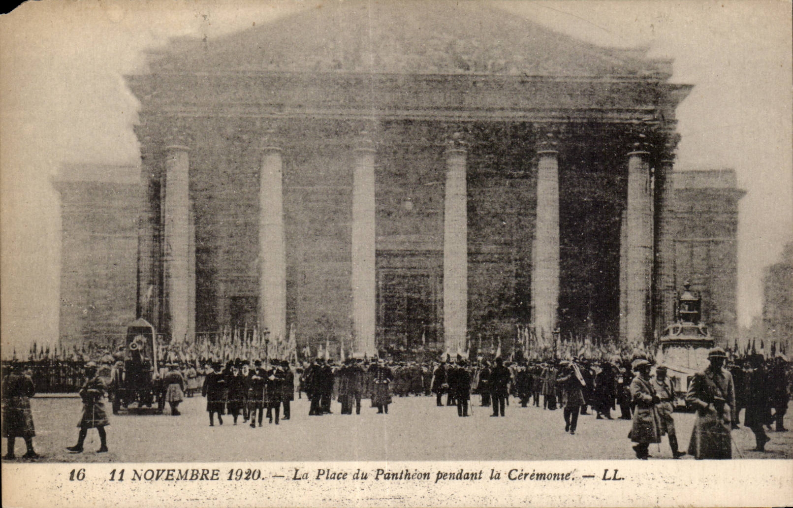CPA Militaria Paris November 11th 1920 the place of the Pantheon during the ceremony