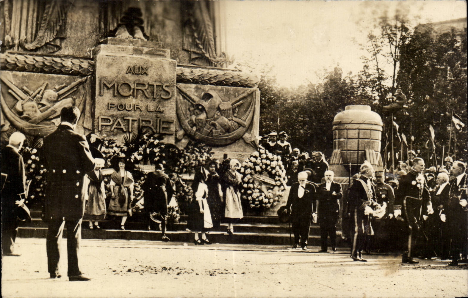 CPA Militaria Festivals of the Victoire