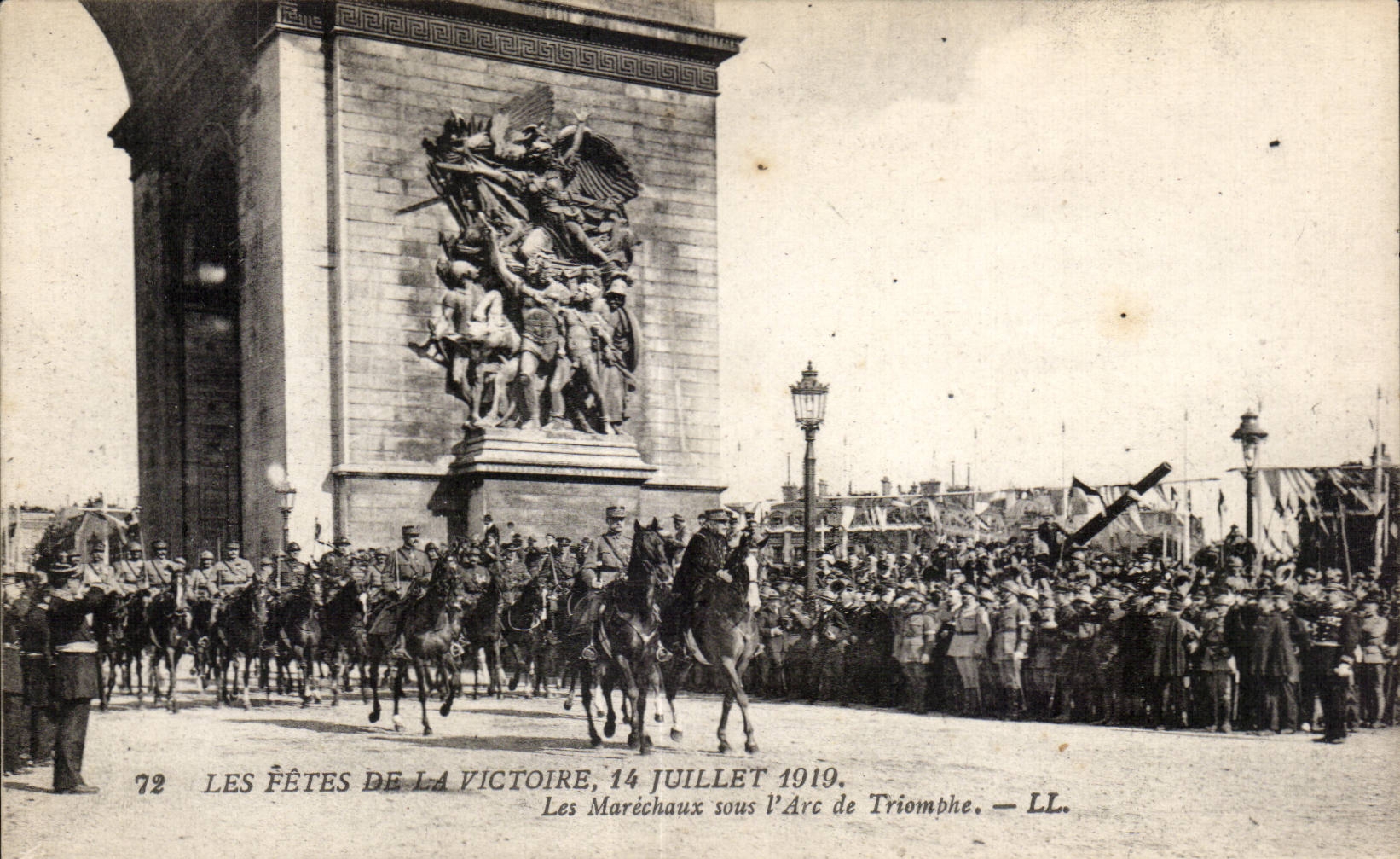 CPA Militaria Festivals of the Victoire Paris July 14th 1919 Arc de Triomphe marshals