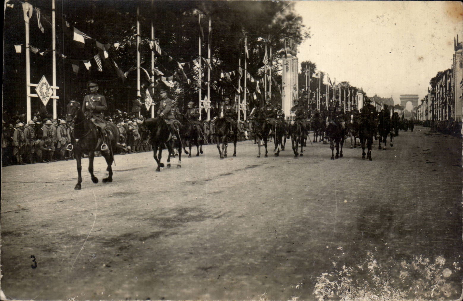 CPA Militaria Festivals of the Victoire Paris July 14th 1919 Arc de Triomphe Elysees Fields