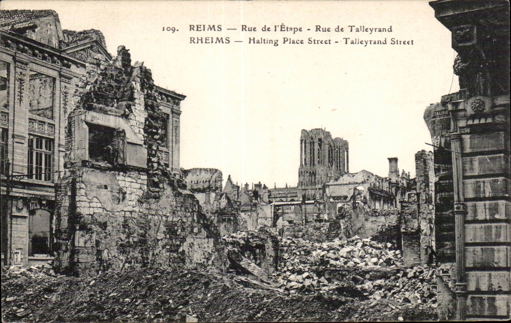 CPA Militaria the Great War 1914 Reims Street of stage