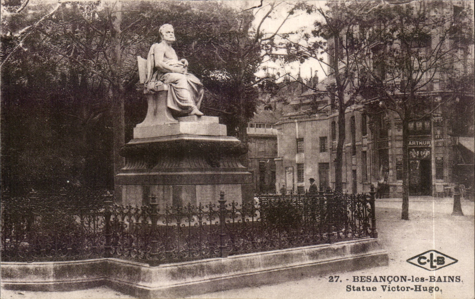 CPA Besancon Statue Victor Hugo