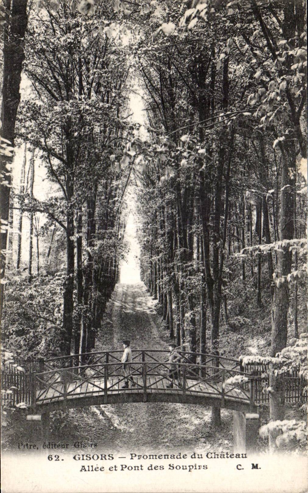 CPA Gisors Promenade du chateau Allee et pont des soupirs