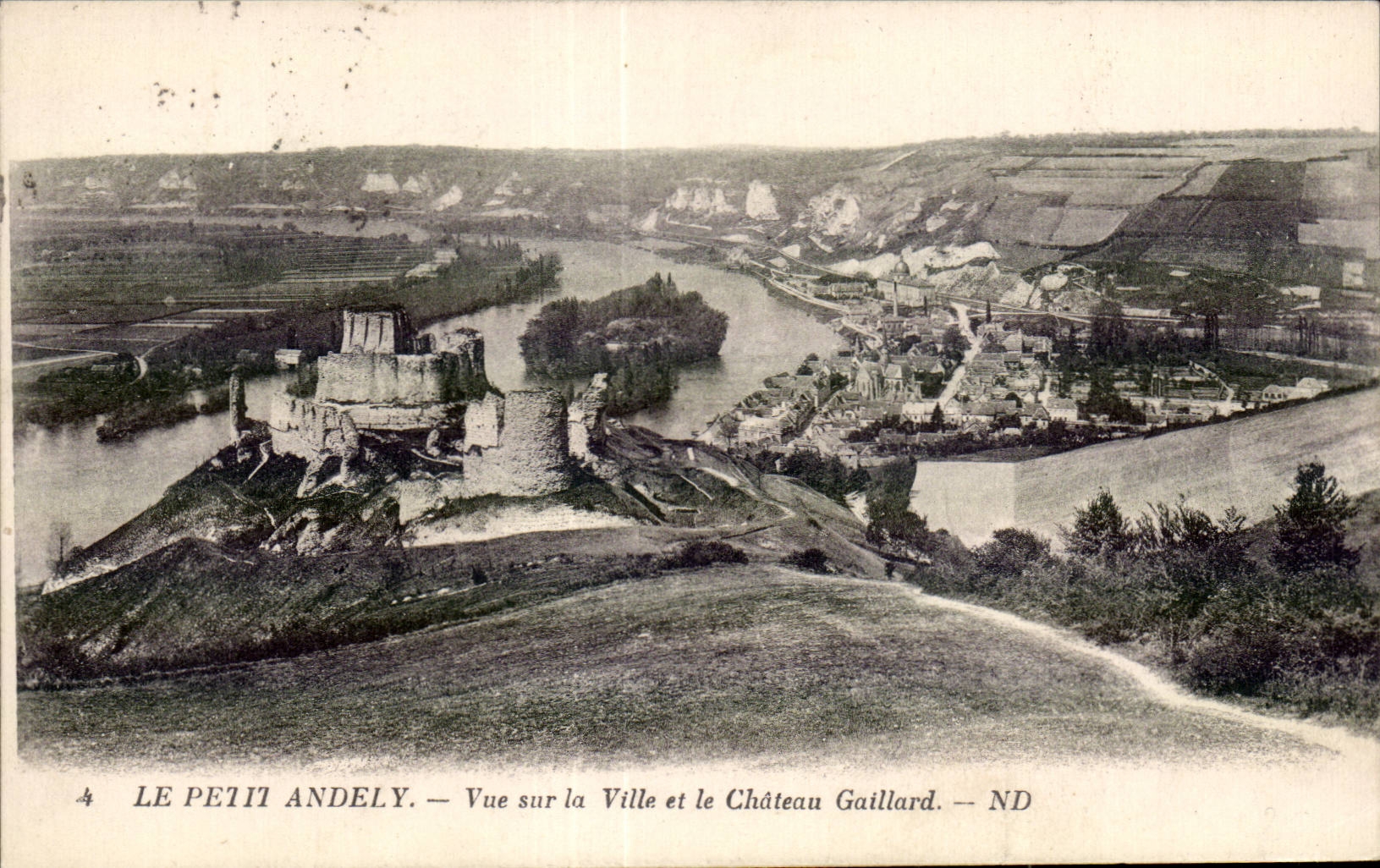 CPA small Andely Seen on the city and the Strong castle