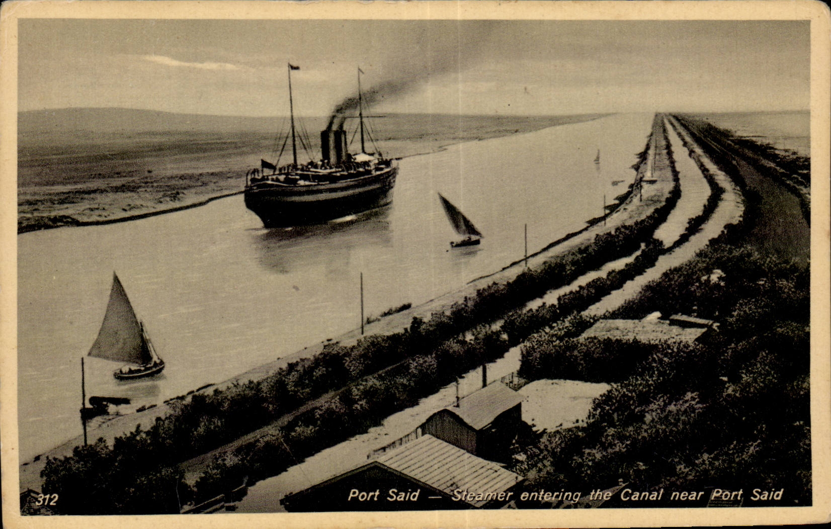 Africa - Africa - Egypt - Egypt - Port Said - Steamer entering the Suez Canal - CPA