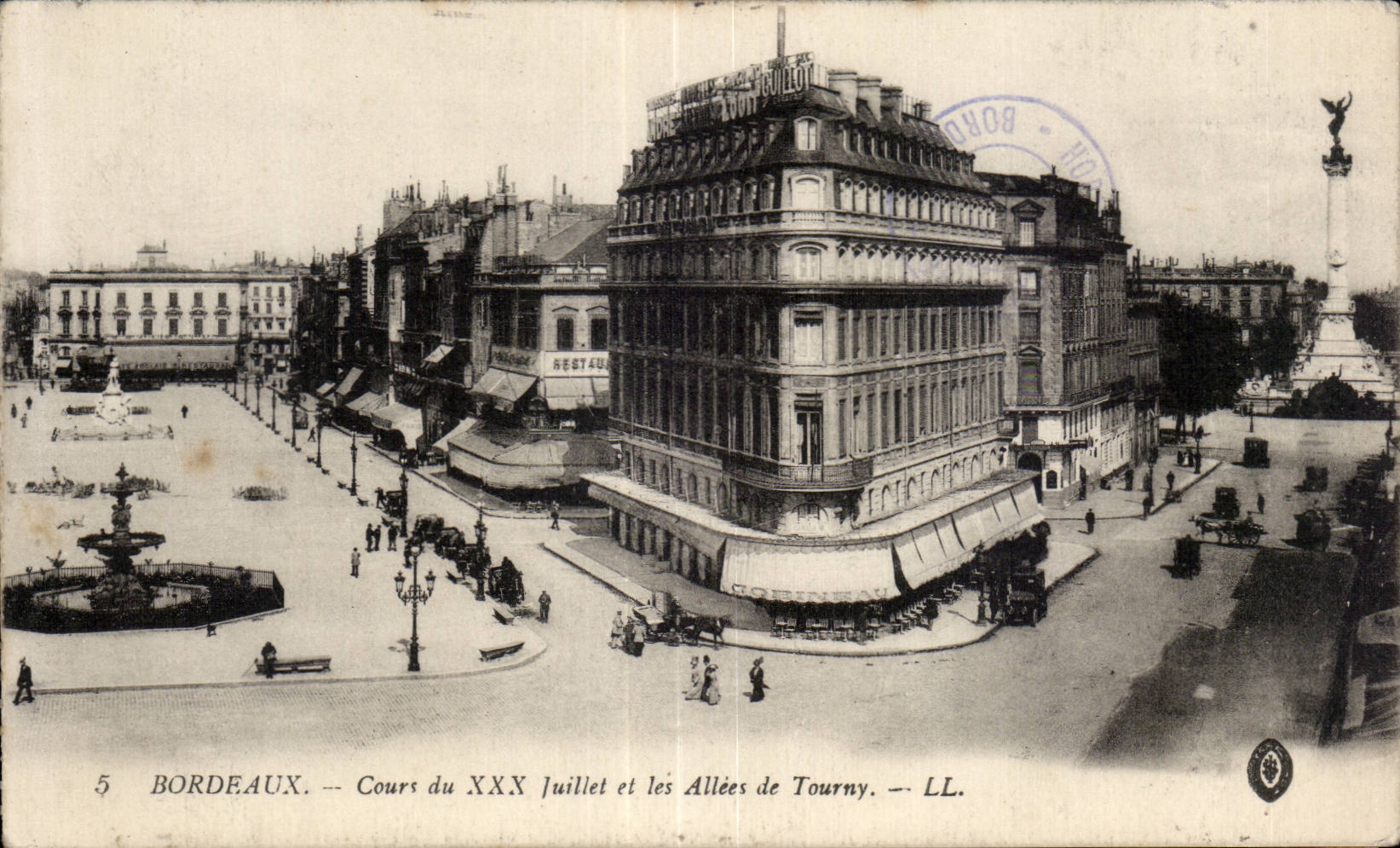 CPA Bordeaux Court du XXX Juillet et les Allees de Tourny