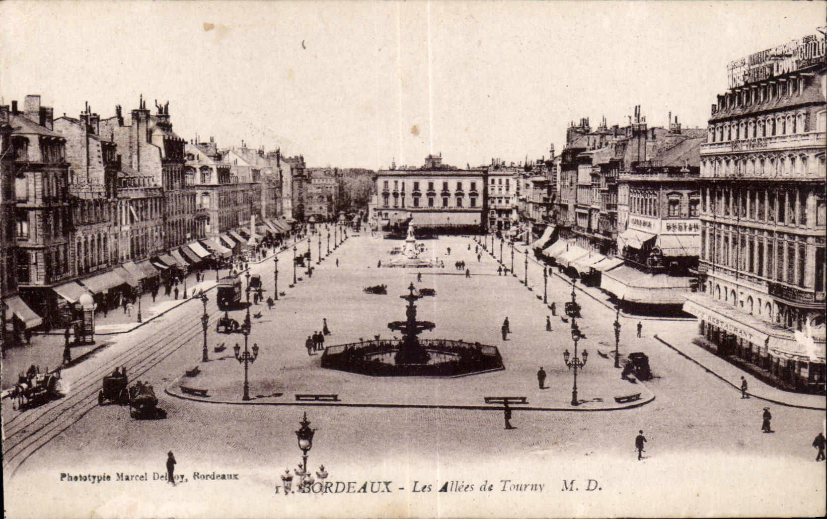 CPA Bordeaux Les Allees de Tournv