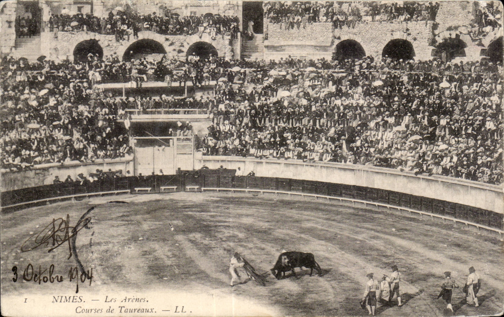 CPA Nimes Les Arenes Courses de Taureaux Corrida