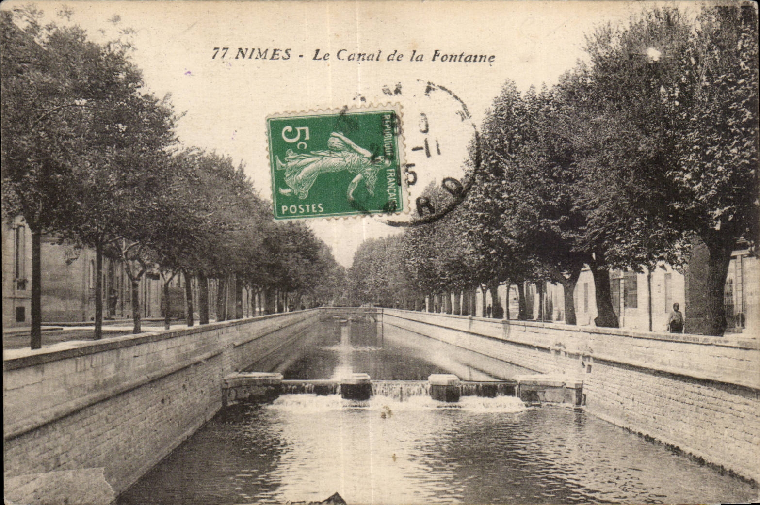 CPA Nimes Le Canal de la Fontaine