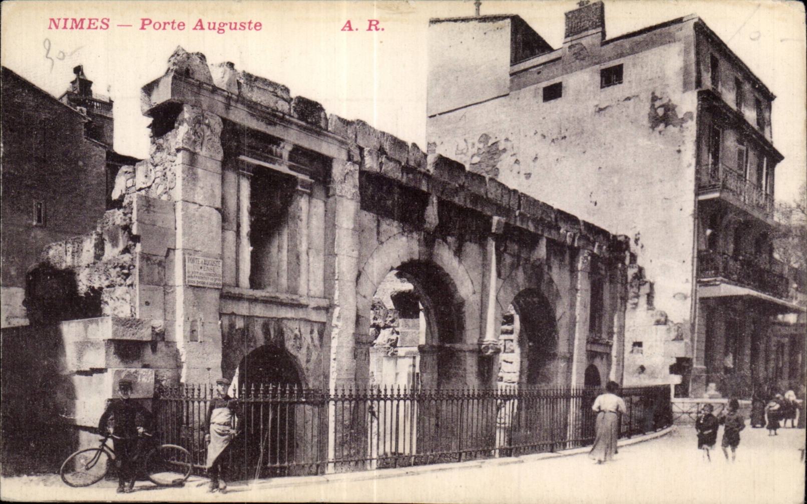CPA Nimes Porte Auguste