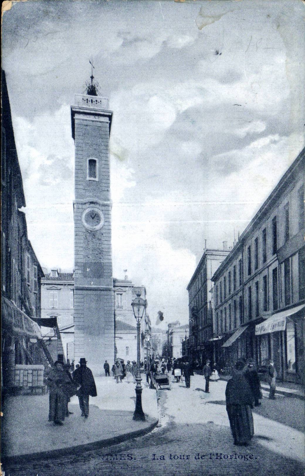 CPA Nimes La tour de l Horloge
