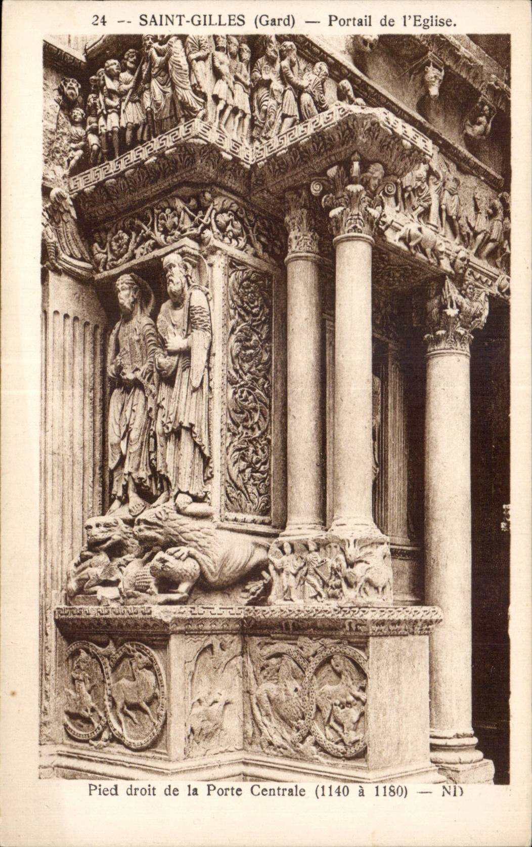 CPA Saint Gilles Gard Portail de I Eglise