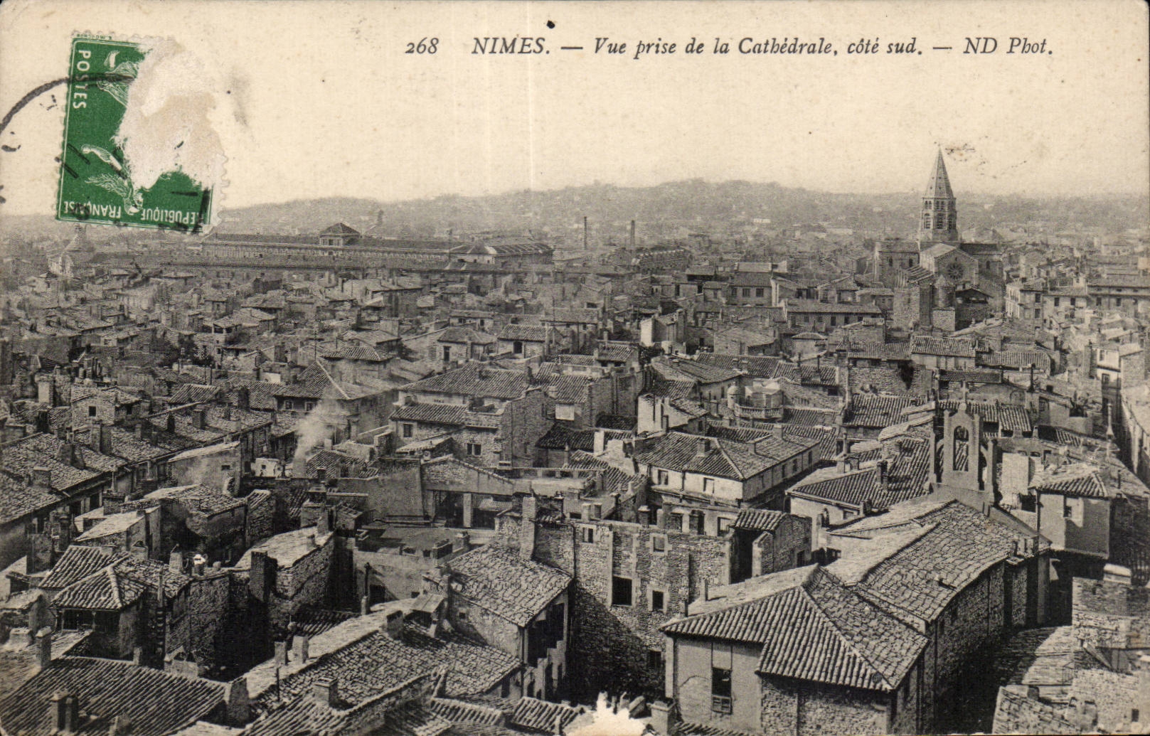 CPA Nimes Vue prise de la Catbedrale cote sud
