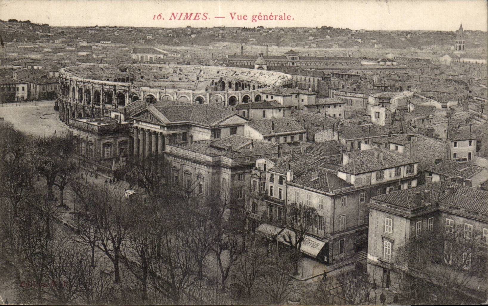 CPA Nimes Vue Generale Arenes 