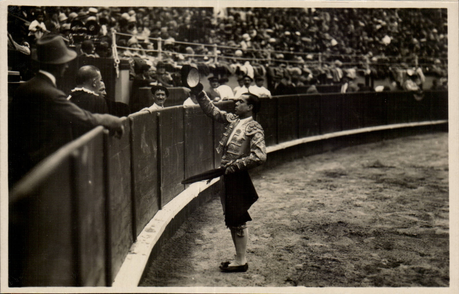 CPA Corrida Brindar a la Presidencia Le Brindis