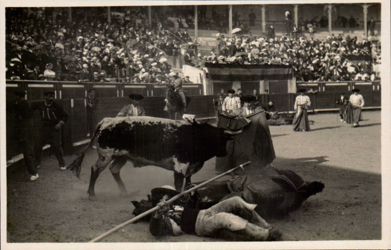 CPA Corrida Caida del Picador Chute du Picador