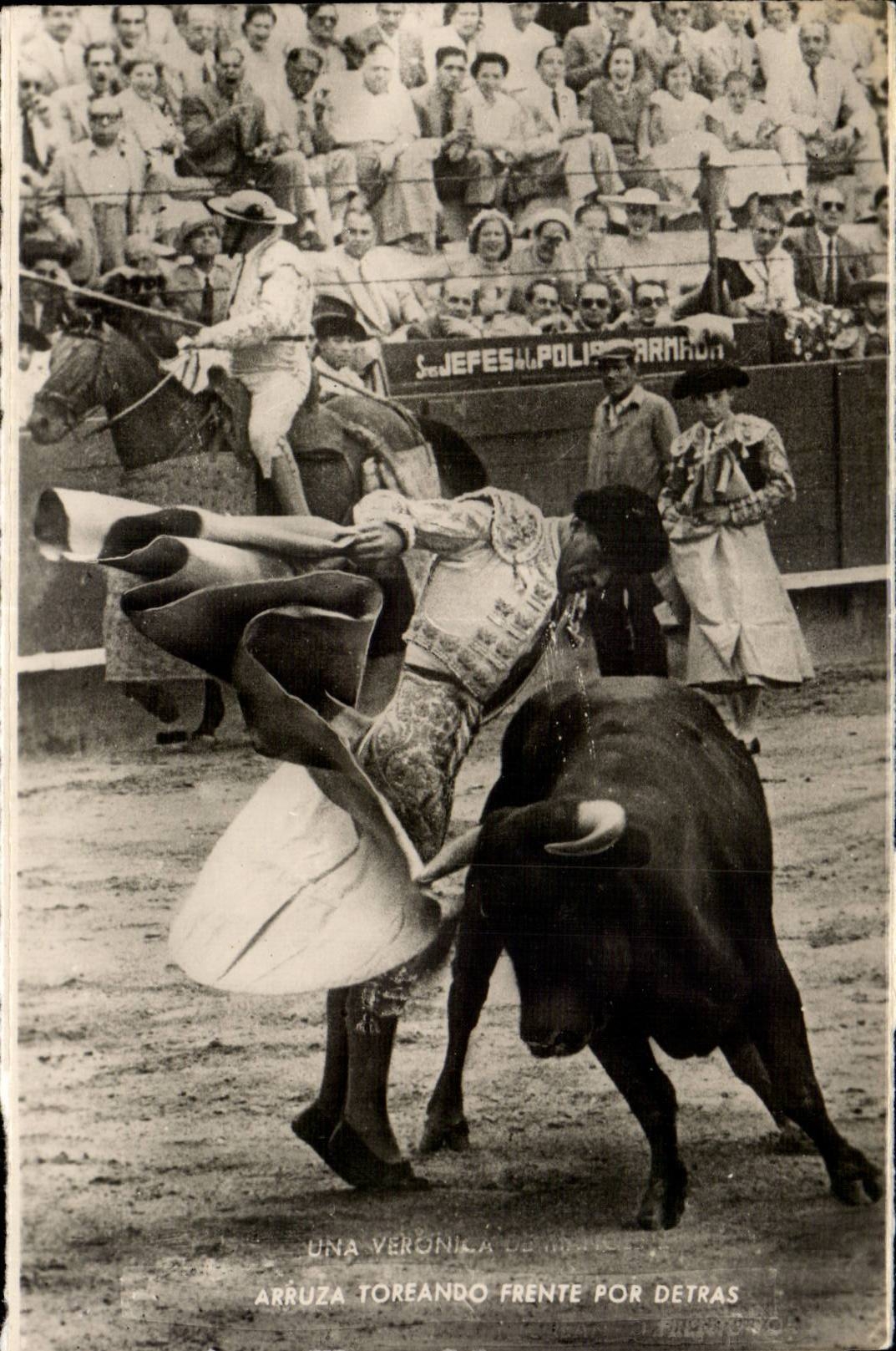 CPA Corrida Arruza Toreando Frente Por Detras