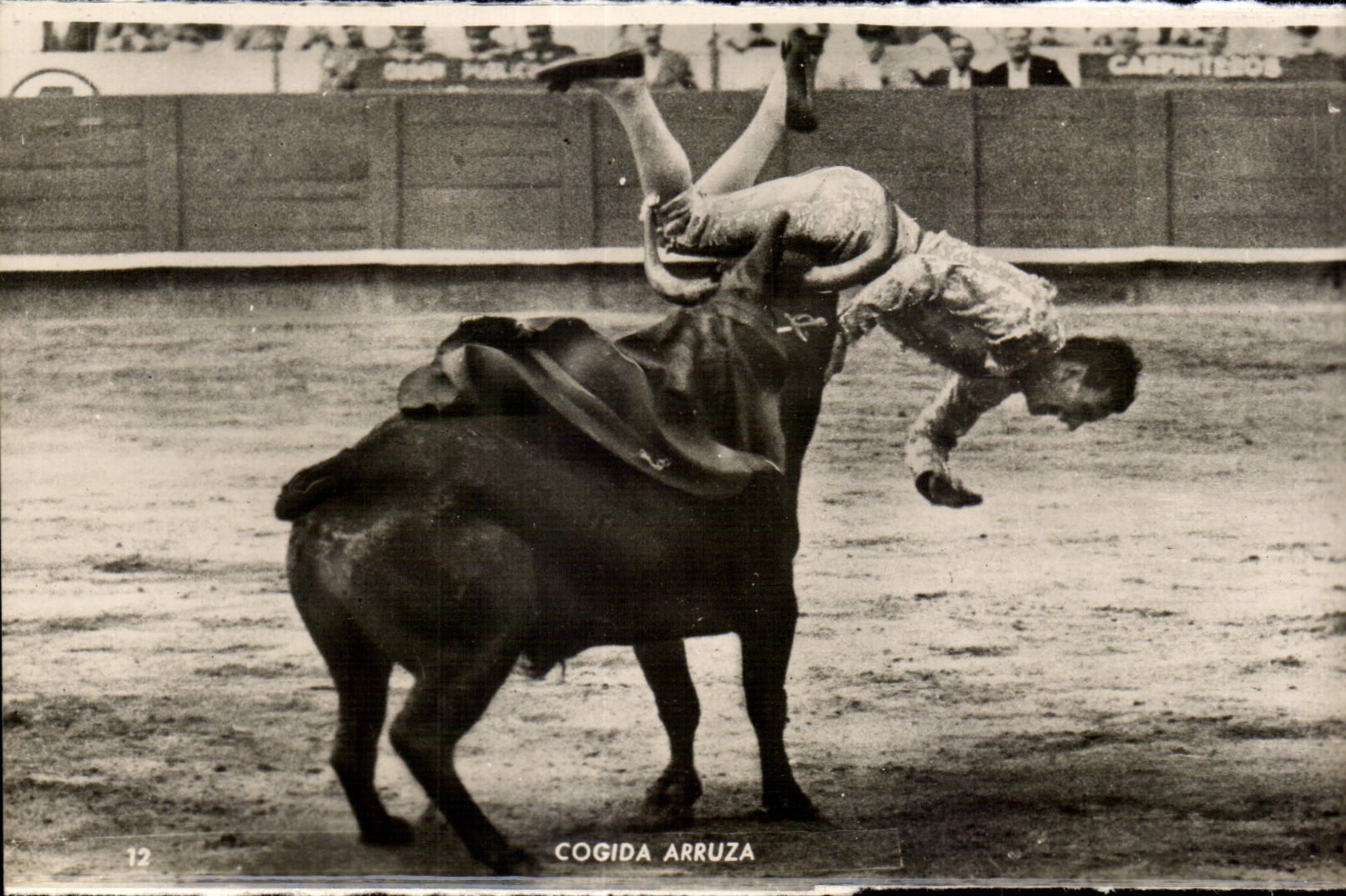 CPA Corrida Cogida Arruza
