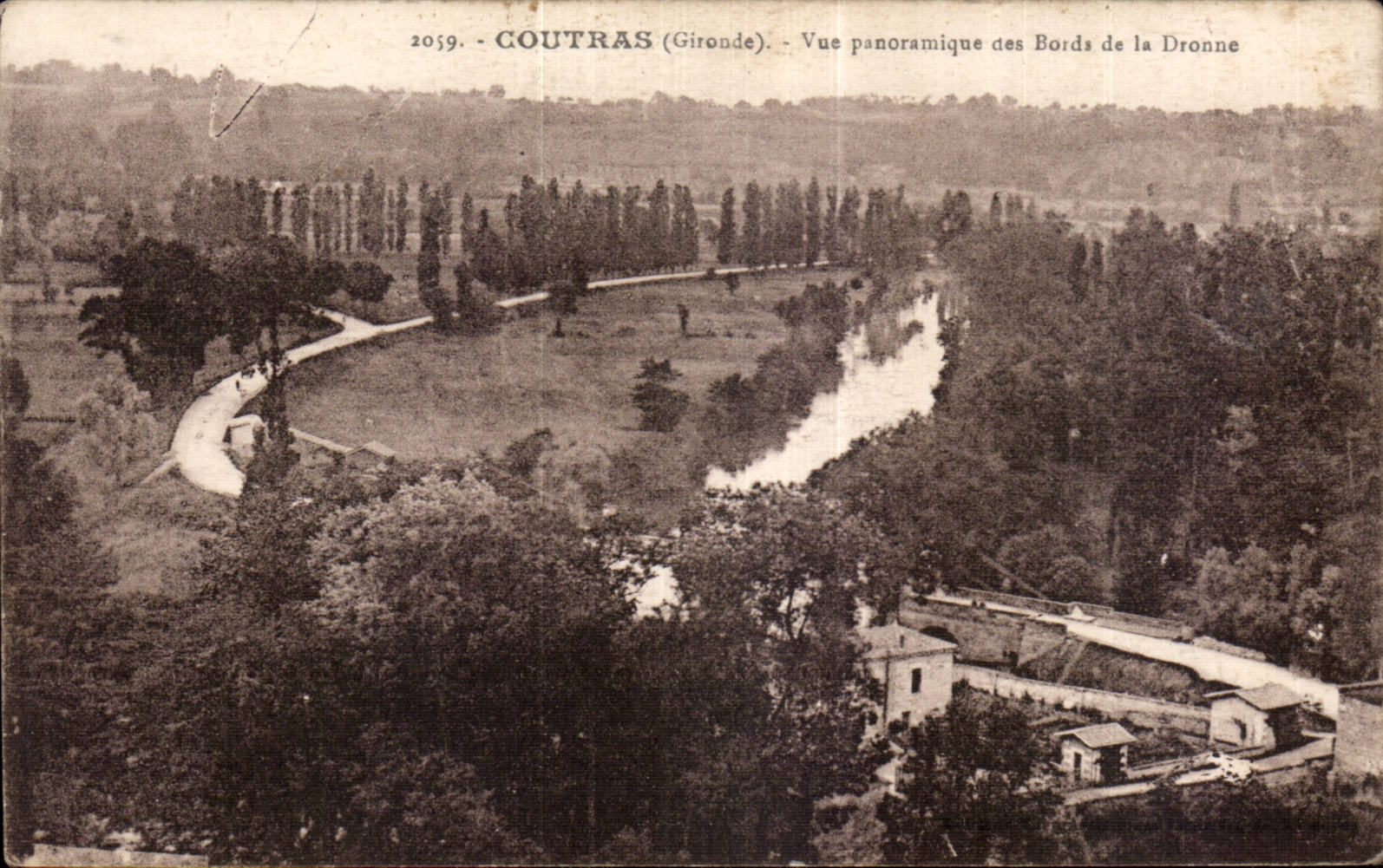 CPA Coutras Panoramic View of the edges of the Drone