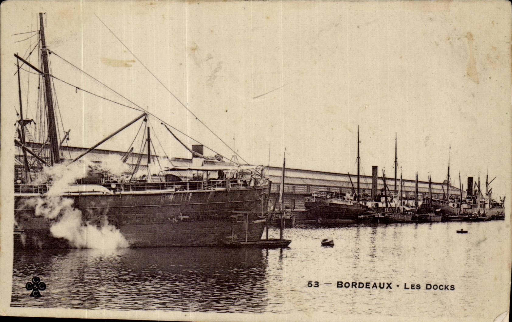 CPA Bordeaux les docks Bateaux