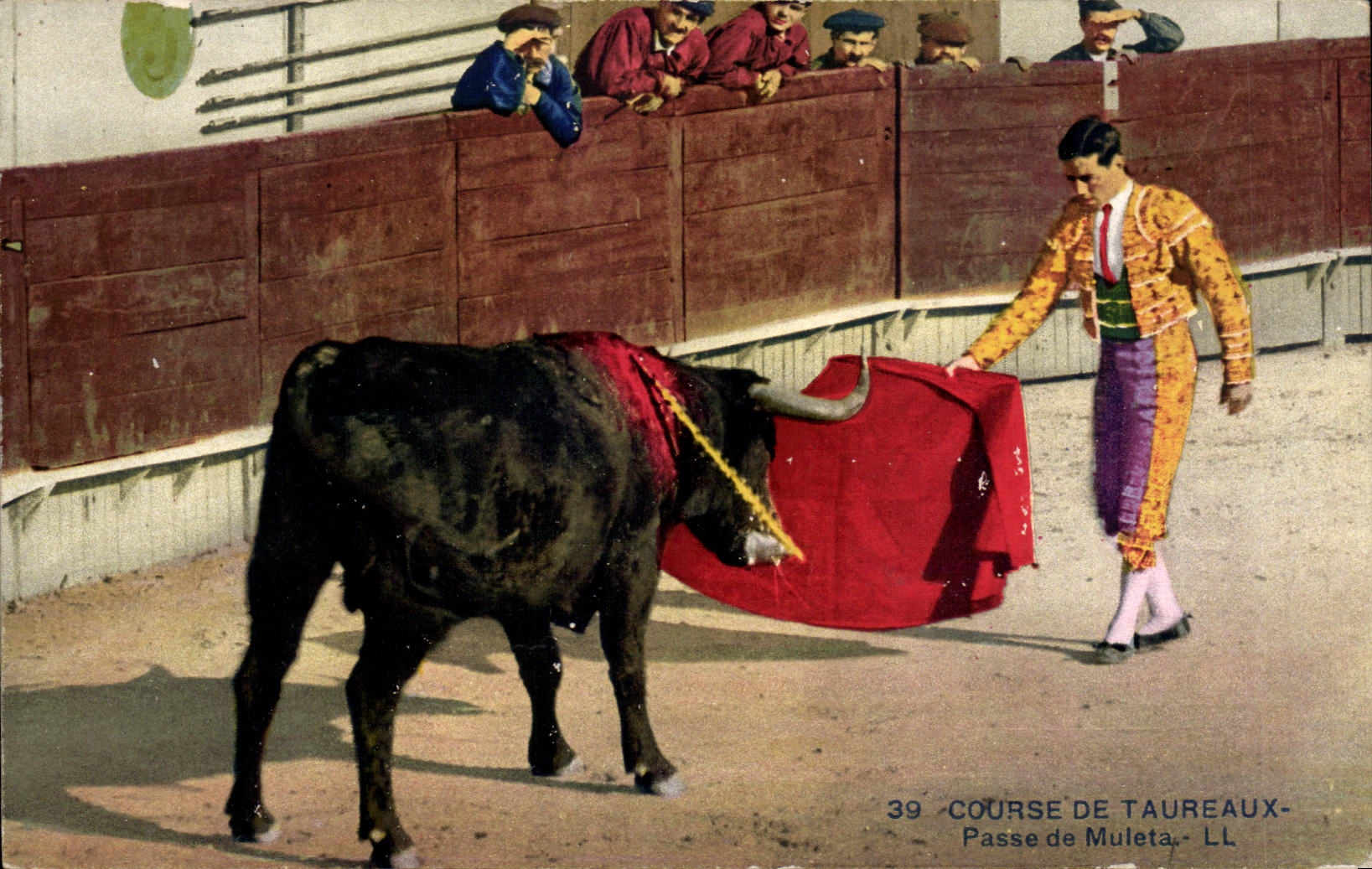 CPA Corrida Taureau Course de taureaux Passe de Muleta