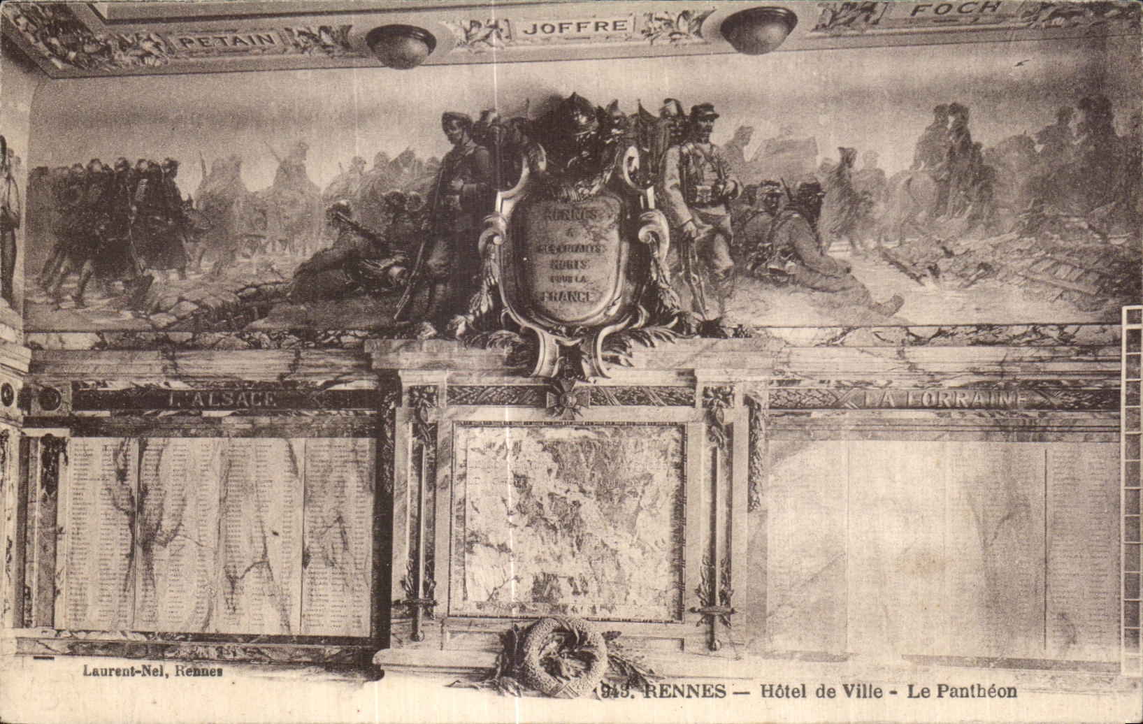 CPA Rennes Hotel de Ville Le Pantheon Militaria