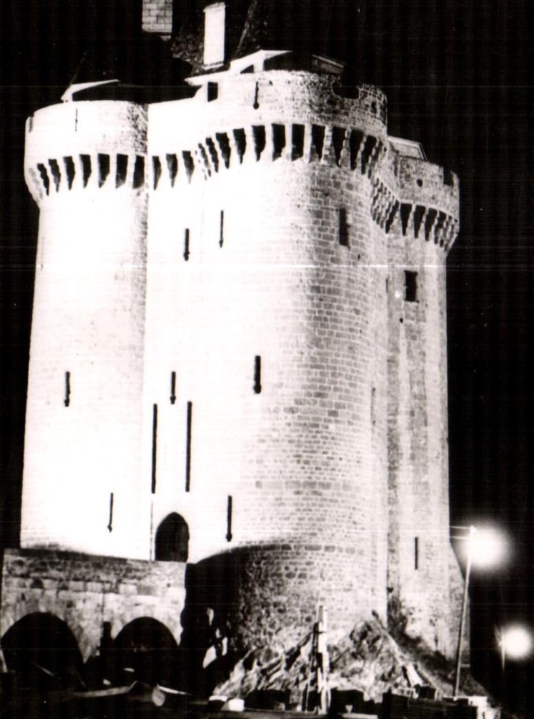 CPSM Saint Servan La Tour Solidor Illuminee