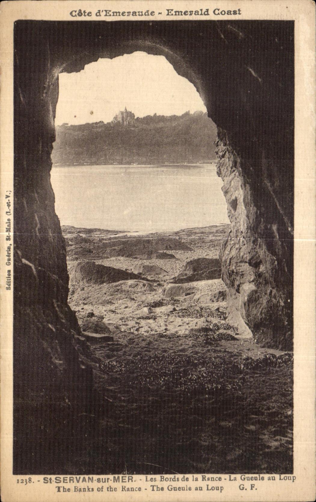 CPA Saint Servan Les Bords de la Rance La Guenle an Loup The Banks of the Rance