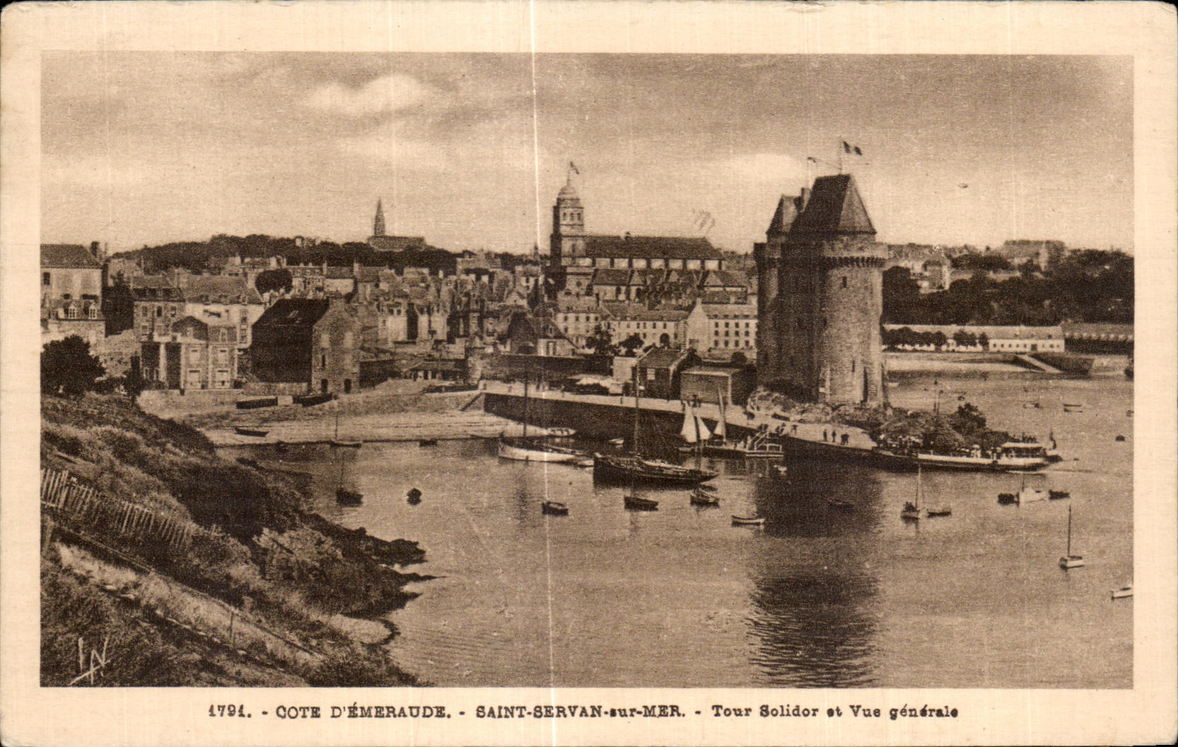 CPA St Servan sur Mer Tour Solidor st Vue generale Cote Demeraude
