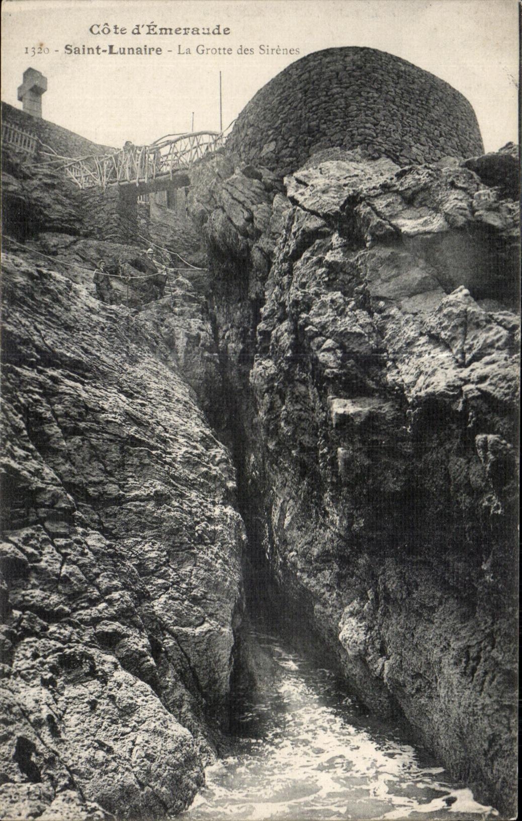 CPA Dimensions Emeraude Saint Lunar the Cave of the Sirens