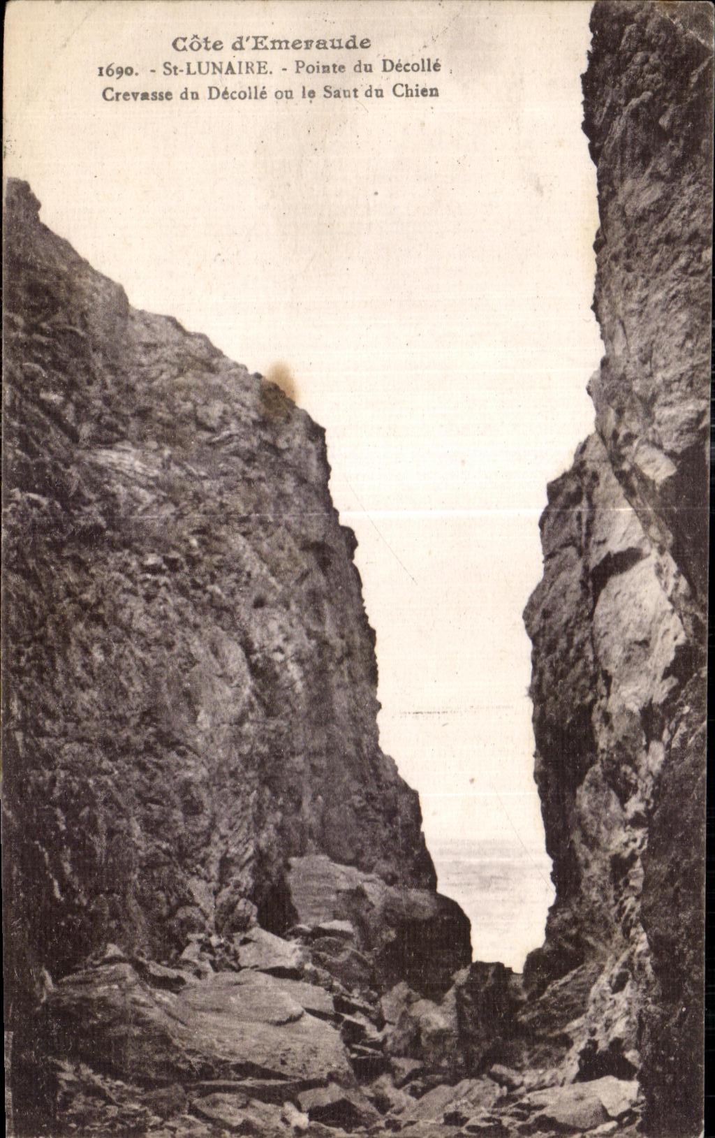 CPA Cote Lunar Emeraude St Points Takes off Crack of Decoile to the Jump of the Dog