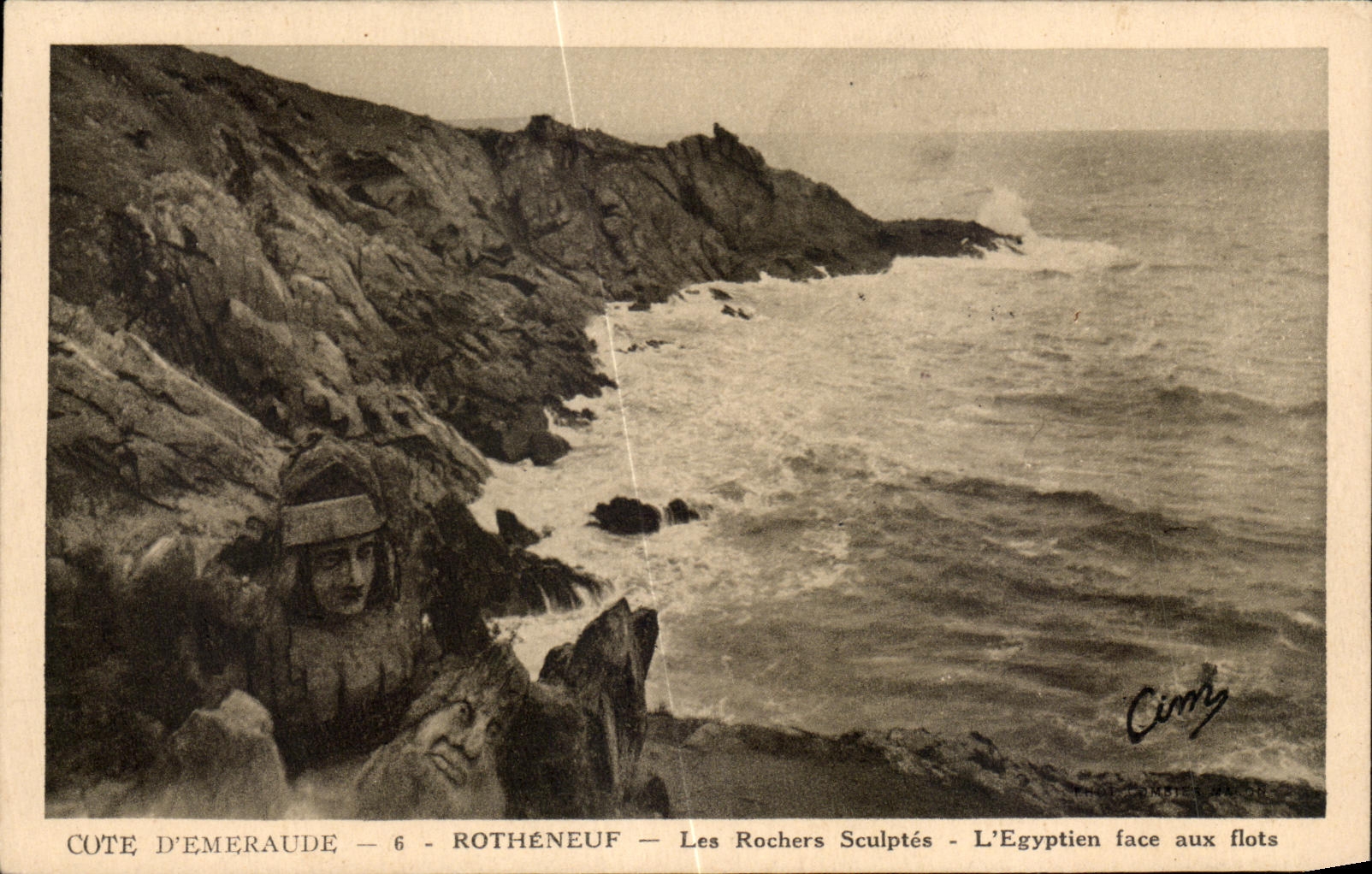 CPA Rotheneuf Cote D Emeraude Entree des Rochers Sculptes l Egyptien face aux flots