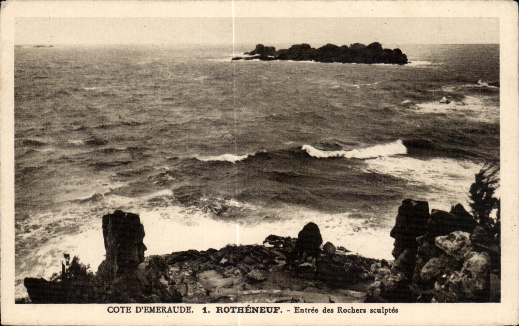 CPA Cote D Emeraude Rotheneuf Entree des Rochers sculptes