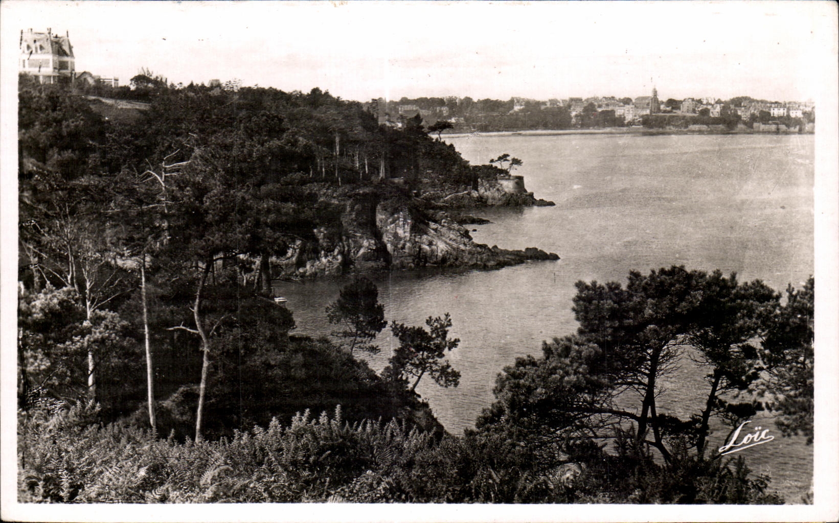 CPA Cote D Emerard Les Bords de la Rance Dinard la Vicomte Au loin Dinard