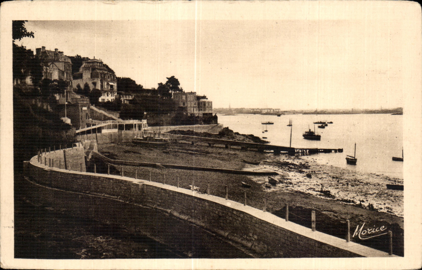 CPA Dinard Brie a Brac Au Loin Saint Malo