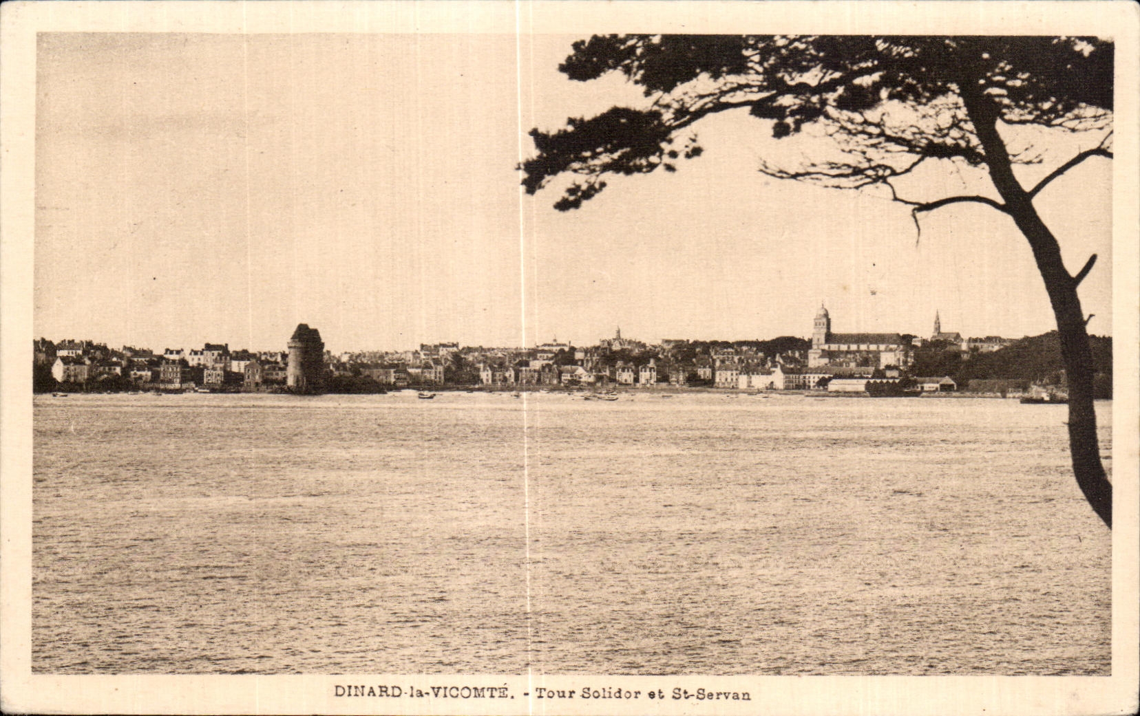 CPA Dinard La Vicomte Tour Solidor at St Servau