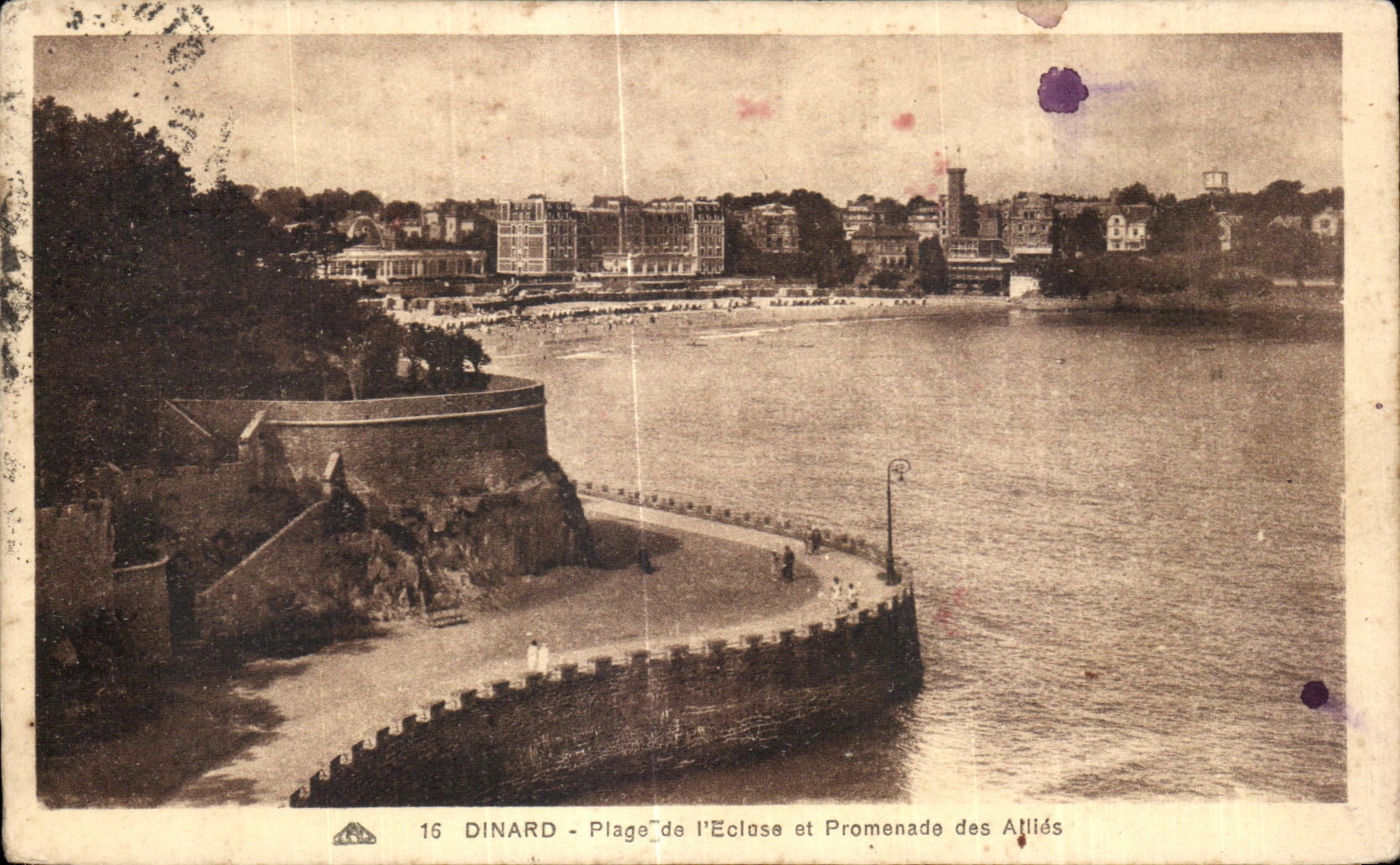 Playa de CPA Dinard del mi trame y la caminata de va