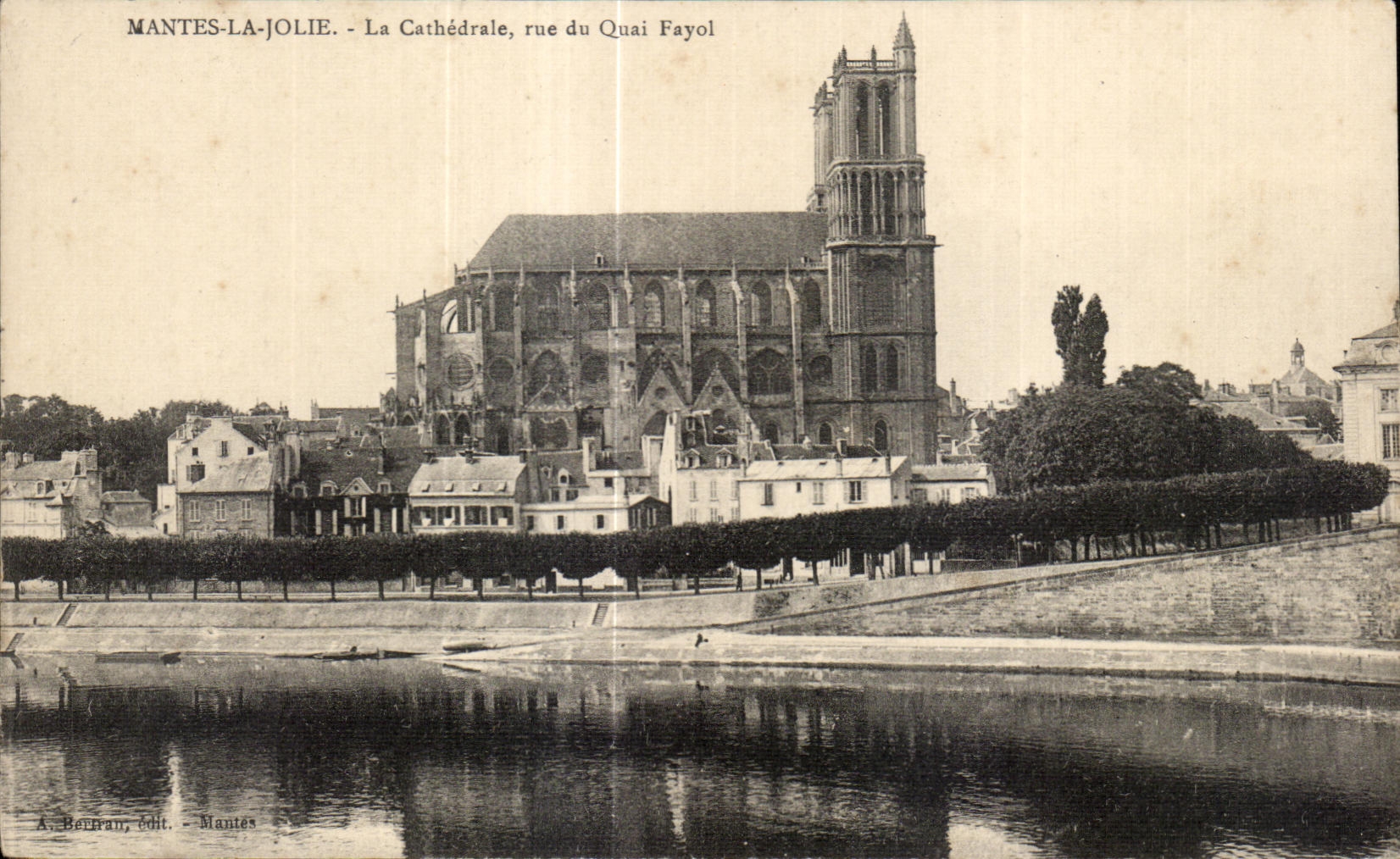 CPA Mantes La Jolie La rue du Quai Fayol