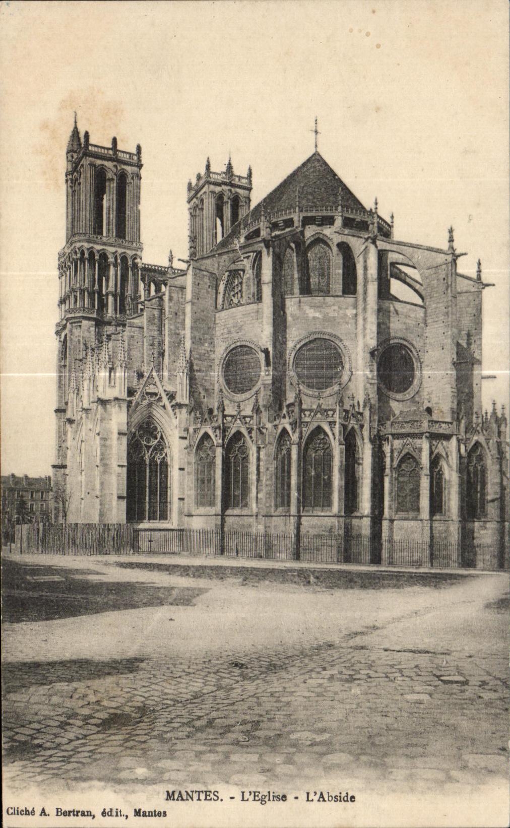 CPA Mantes L Eglise L Abside 