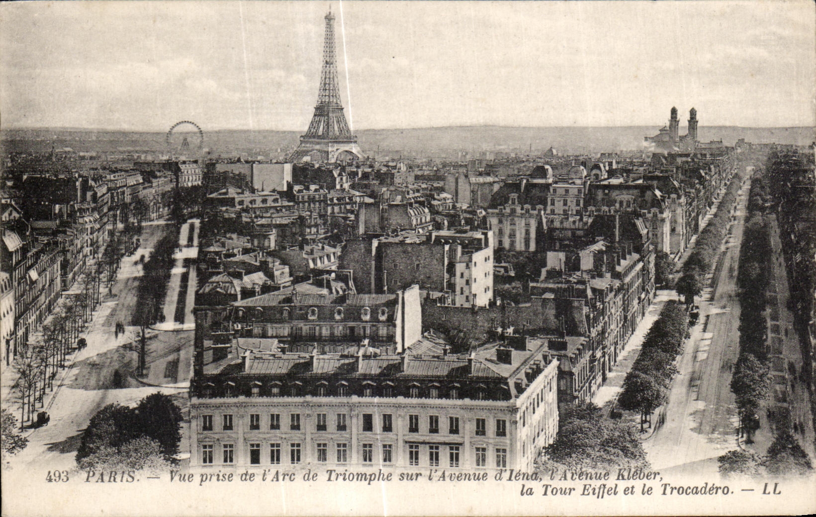 CPA Paris Vue prise de l Arc de Triomphe sur l Avenue de lena l Acenue Kieber la Tour Eiffel et le Trocadero Tour Eiffe