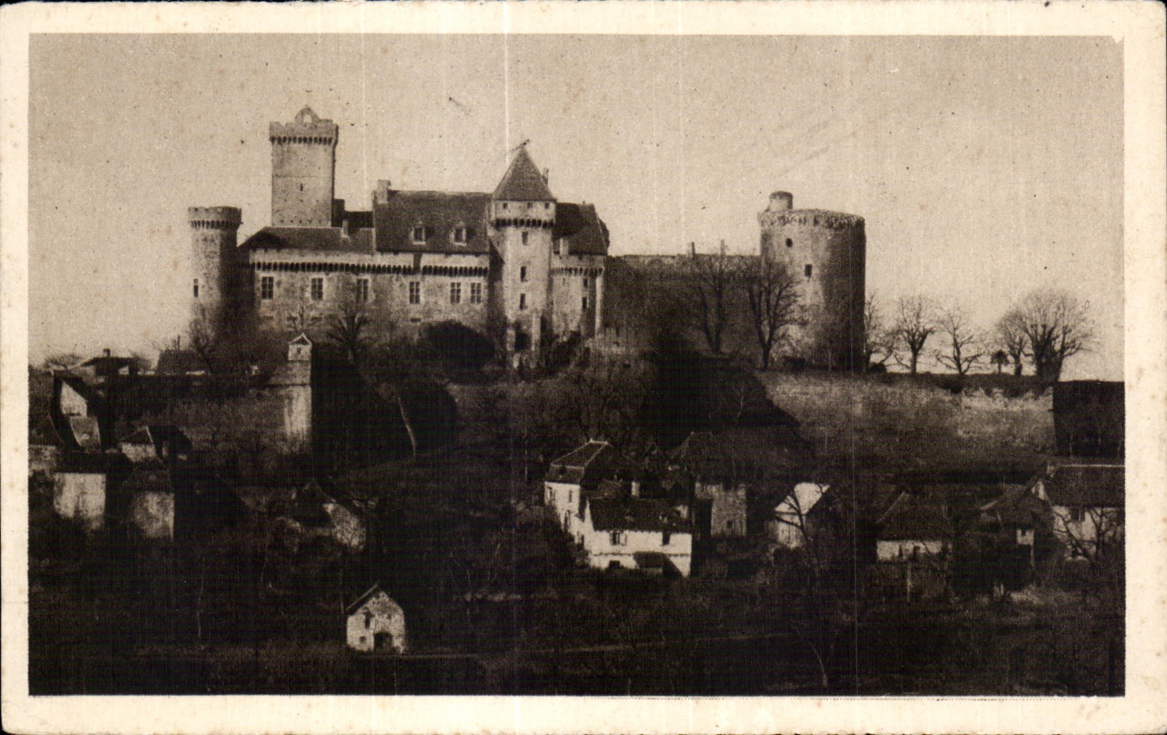 CPA Castle of Castelnau close Bretenoux Seen together