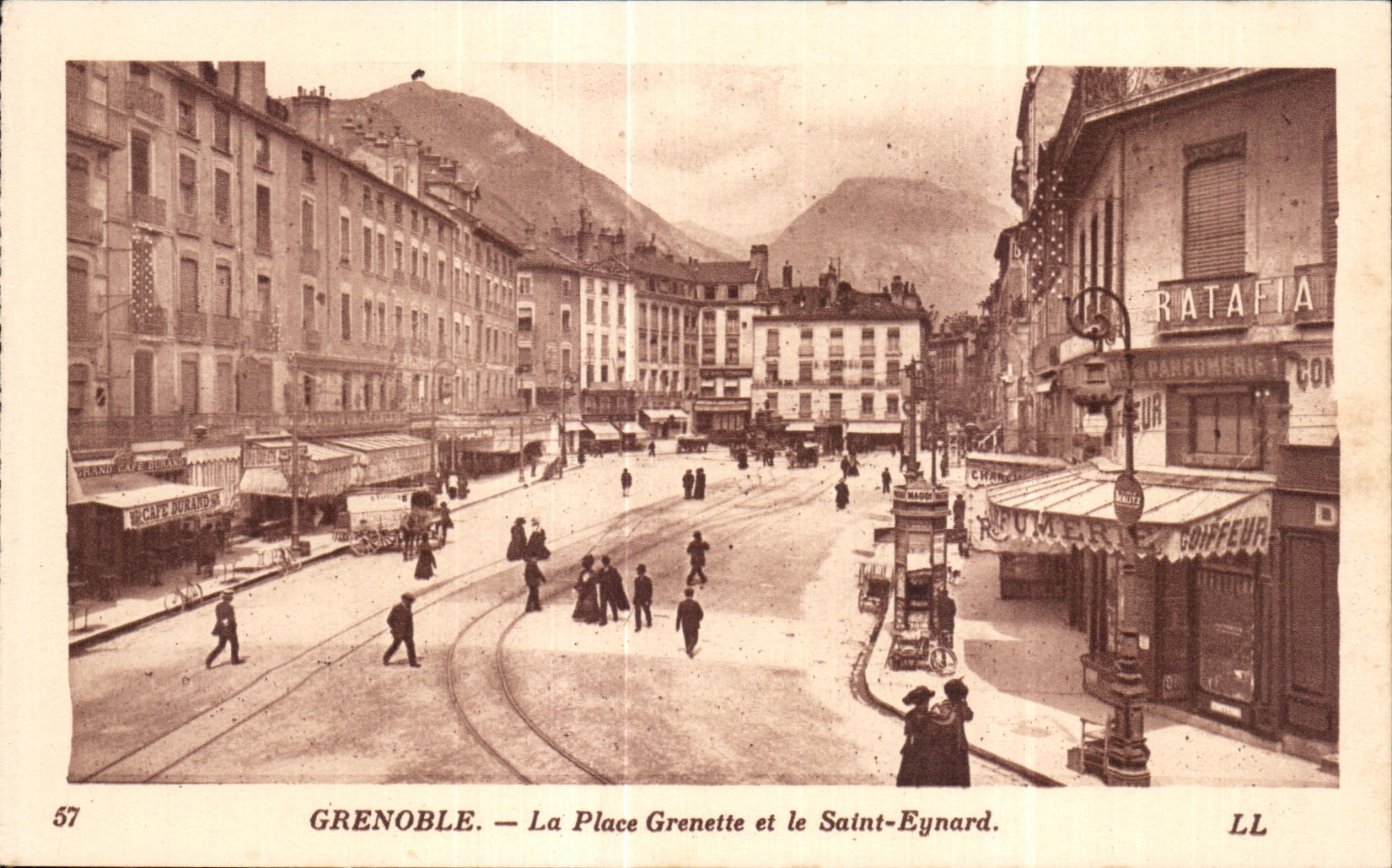 CPA Grenoble La Place Grenette et le Saint Eynard Coiffeur