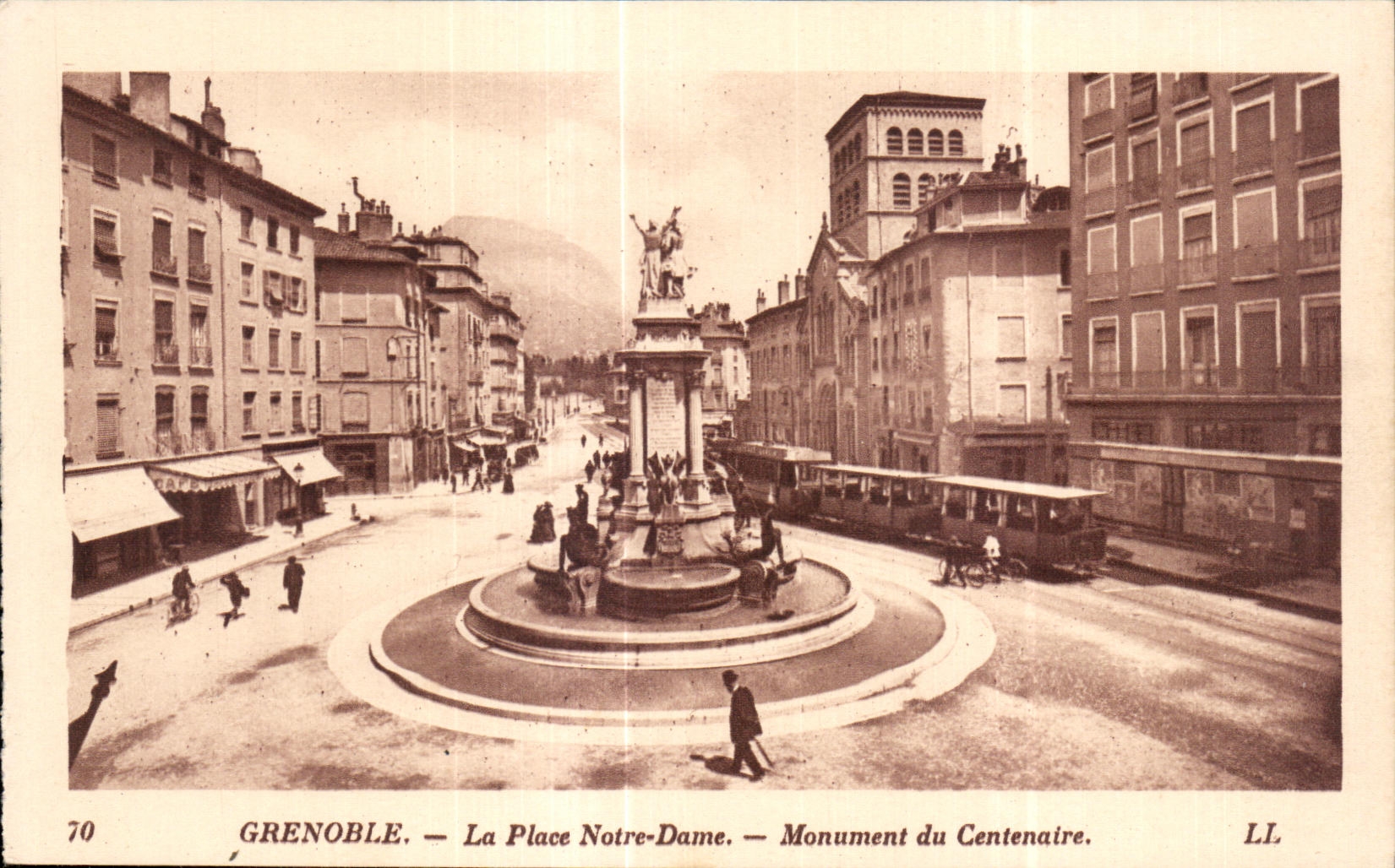 CPA Grenoble La Place Notre Dame Monument du Centenaire Tramway